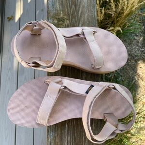 Teva Flatform Universal